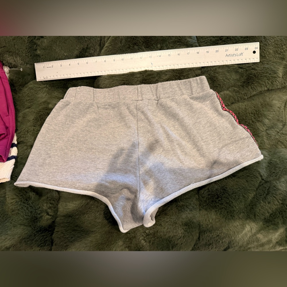 Natural Life Shorts - Picture 3 of 5